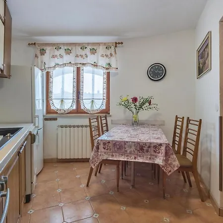 8 Bedroom Stunning In Pula