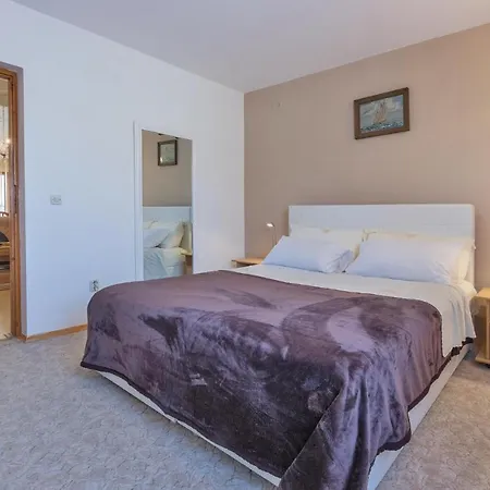 8 Bedroom Stunning In Ferienhaus *