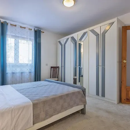 Vakantiehuis 8 Bedroom Stunning In *