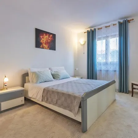 Vakantiehuis 8 Bedroom Stunning In *